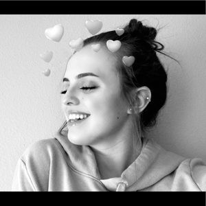 Meet your Posher, Olivia